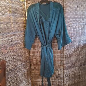 2 Pc Robe and Nightgown Sz L Dark Green Satin Lace Accents By Escalier